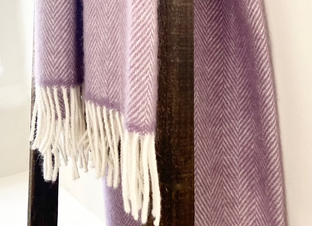 Richmond Throw Soft Mulberry