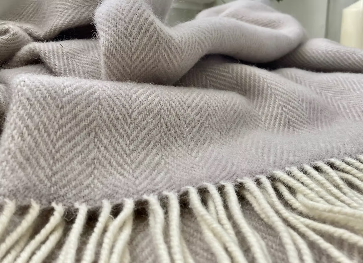 Richmond Throw Natural Barley