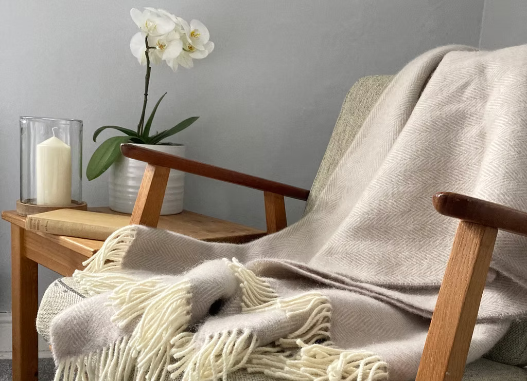 Richmond Throw Natural Barley