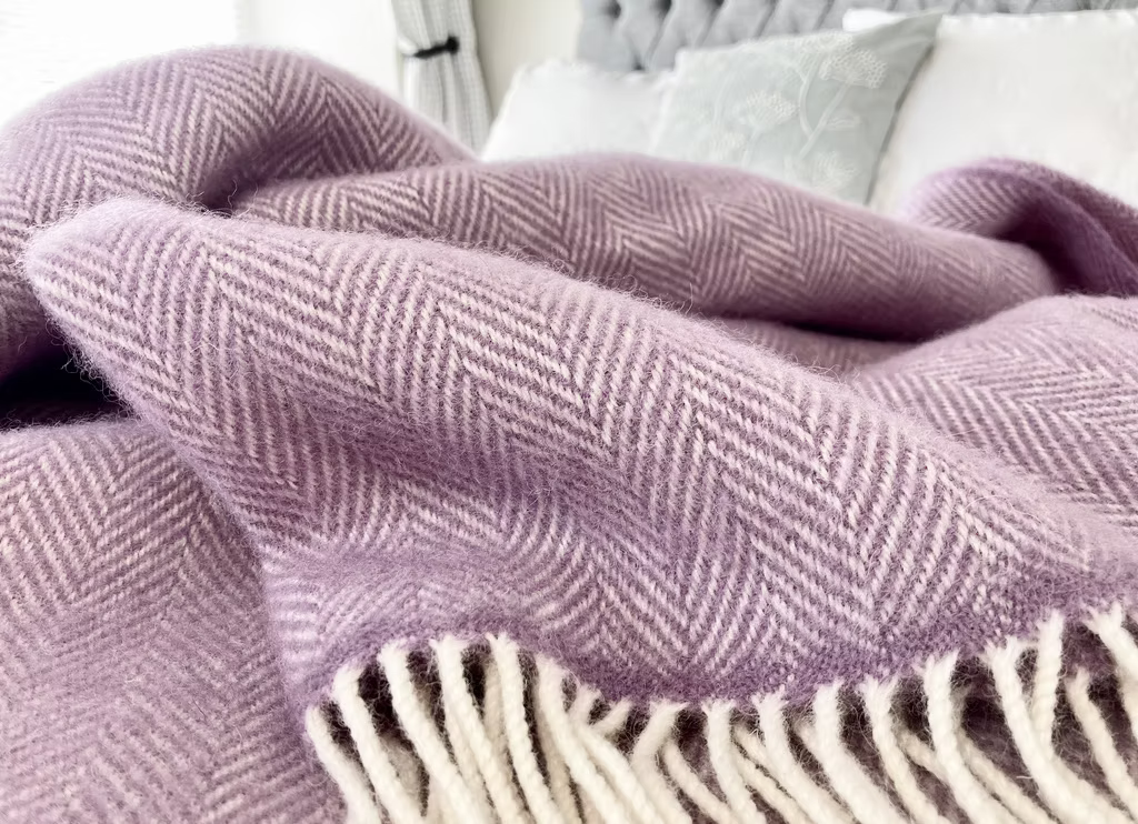 Richmond Throw Soft Mulberry